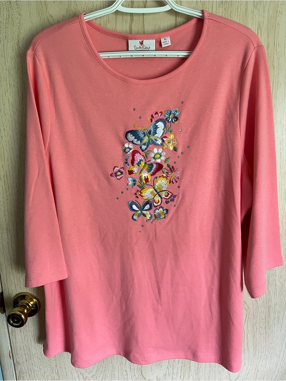 Quacker Factory Embroidered Butterfly Floral Salmon Pink Top Sz XL